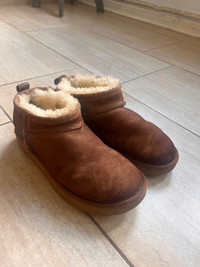 UGG WOMEN BOOTS SIZE 6.5-7