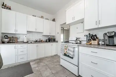 One Bedroom, quiet area near downtown Guelph, $1,850