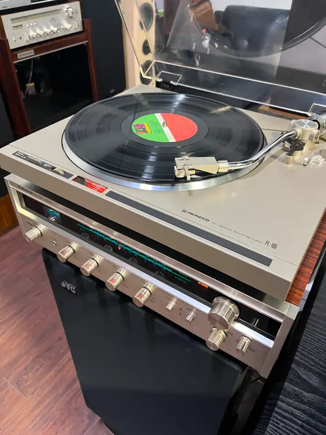 Vintage Pioneer Receiver and Turntable63838169375747123