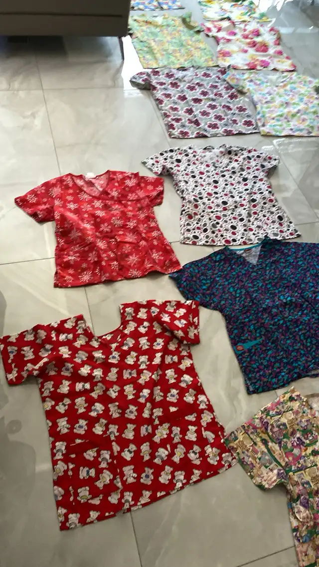 Gently used women’s large scrub tops in Women's - Other in Edmonton - Image 6