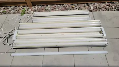 Set of 5 Fluorescent Strip Lights, includes bulbs, View more