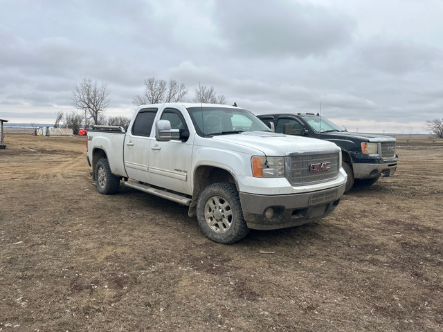 2011 Sierra 2500 SLT Duramax in Cars & Trucks in Swift Current