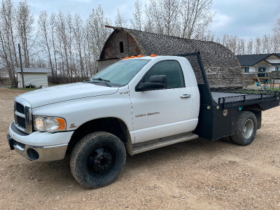 2005 dodge 3500 with flat deck