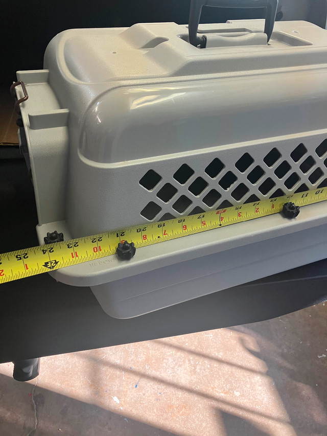 Dog crate in Accessories in Bedford - Image 2
