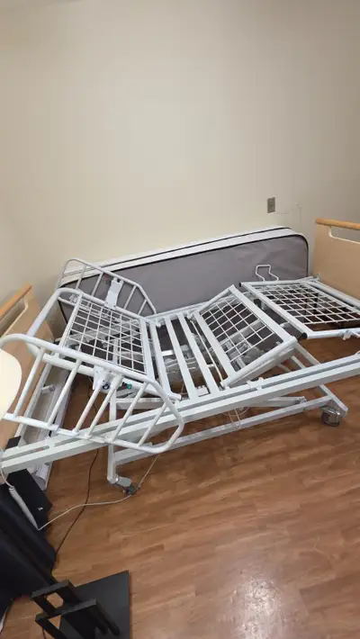 Lit medical electrique a vendre IMPECCABLE, View more