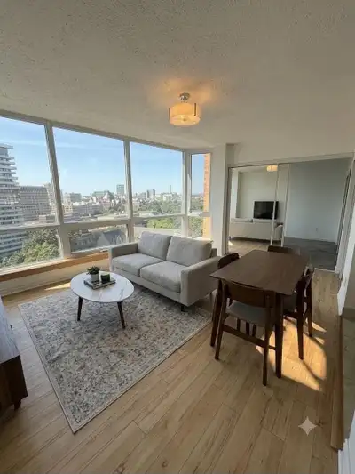 - LOOKING FOR STUDENTS - 1-year lease required (Sep 1st, 2026 - Aug 31st, 2027) --------------------...