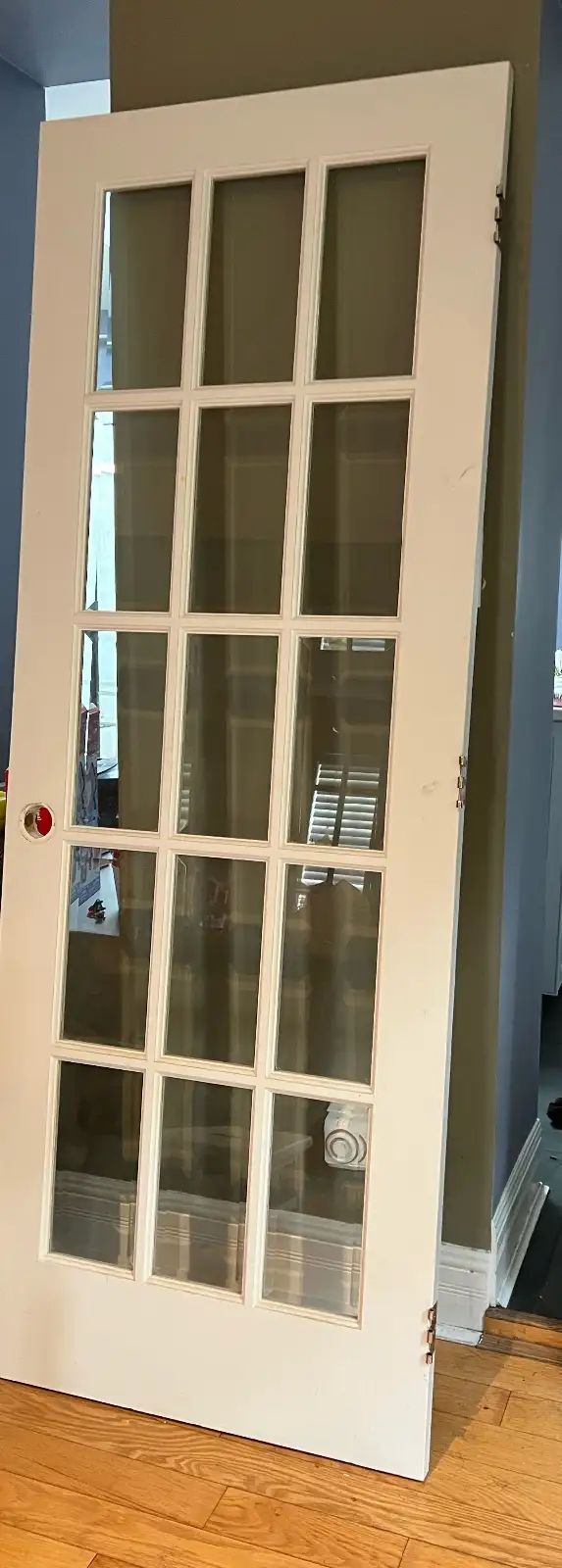 2 Solid Wood French Doors with Glass Panes (30" and 23 1/4" W) in Windows, Doors & Trim in City of Montréal - Image 3