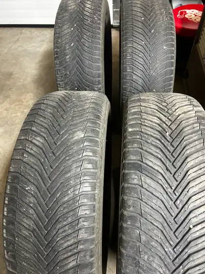 1 set of 4 Michelin 235/55/20 mud and snow with snowflake. Great shape no flats