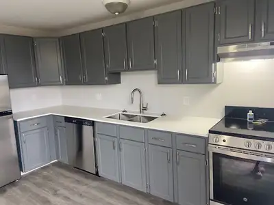 2 Bedroom Top Floor Apartment- 1 month free over time :)