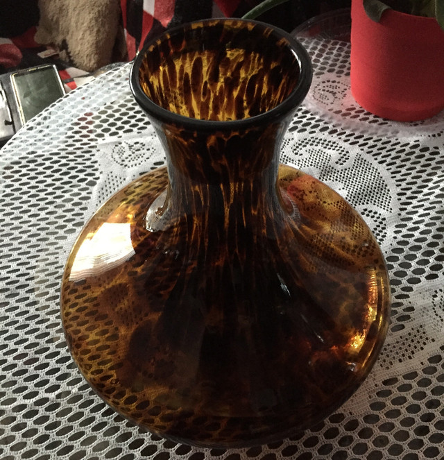 Vintage Grand Vase en verre soufle brun tortue dans Art et objets de collection  à Ville de Montréal