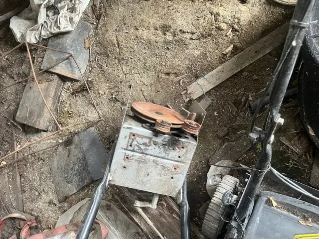 Techumseh 7HP Snowblower Engine and Parts in Snowblowers in Regina - Image 7