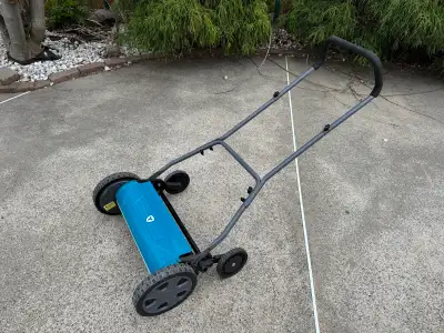 Manual Lawnmower Yardworks 20” Tondeuse, View more