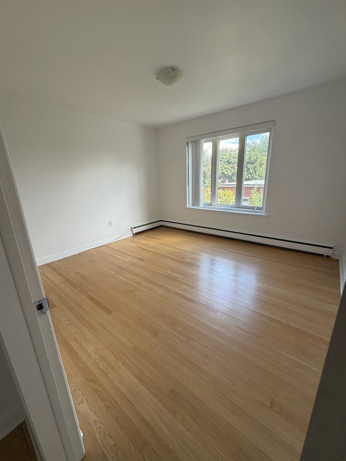 925 Av. Myrand — photo 2