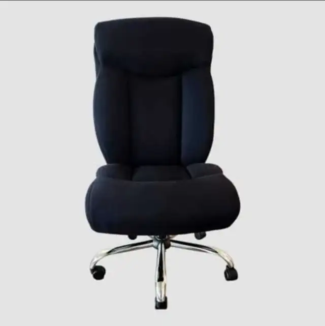 Like new Office Chair 400 pound Big and Tall Black Fabric. Flash in Chairs & Recliners in City of Montréal - Image 3