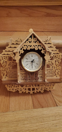 Wooden wall clock "Home sweet home"