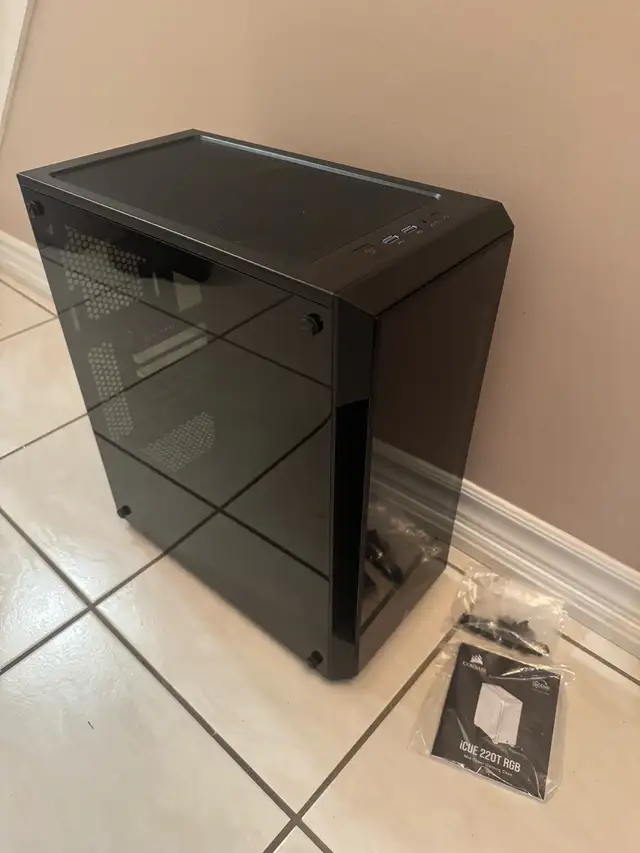 Corsair ICUE 220T Case in Desktop Computers in Oakville / Halton Region - Image 2