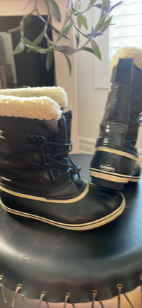Men’s size 7 Waterproof Sorel Black Boots