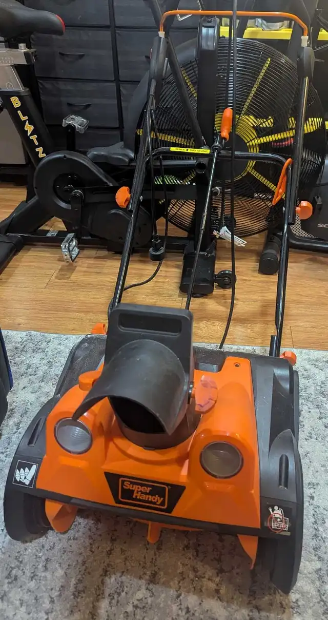 Snowblower 18 inch (used once) in Snowblowers in Mississauga / Peel Region - Image 3