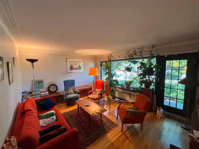 Grand 5½ au premier étage, face au parc Kent — 2 130 $/mois — libre le 1er décembre 2026, date d’ent...