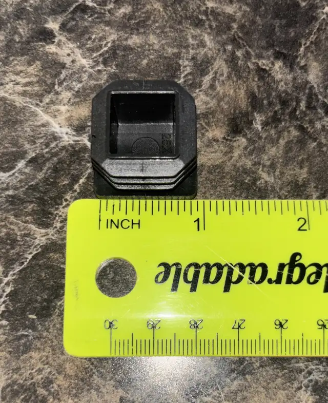 Square Tube End Caps in Hardware, Nails & Screws in Kingston - Image 3