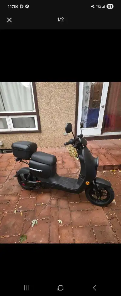 Selling 2024 50 CC gio scooter brand new asking $4000 OBO comes with 2 sets of keys battery and char...