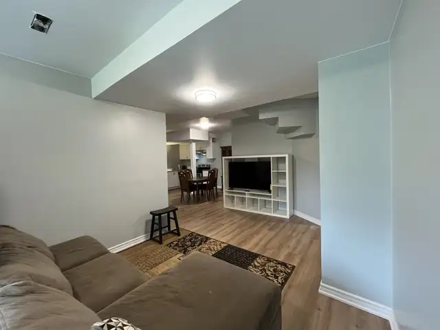 Rooms for Rent in Room Rentals & Roommates in Oshawa / Durham Region - Image 5