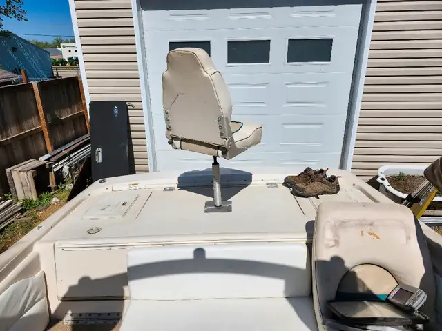 1999 Glastron GS185SF for sale in Powerboats & Motorboats in Regina - Image 5