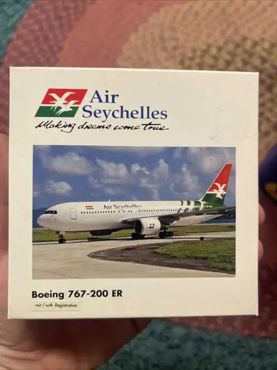 Discontinued diecast model Perfect condition Never used or displayed Model is more than 20 years old