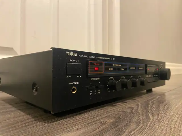 Vintage Yamaha A-07 Stereo Amplifier in Stereo Systems & Home Theatre in St. Catharines - Image 3