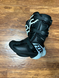 Dirt bike boots