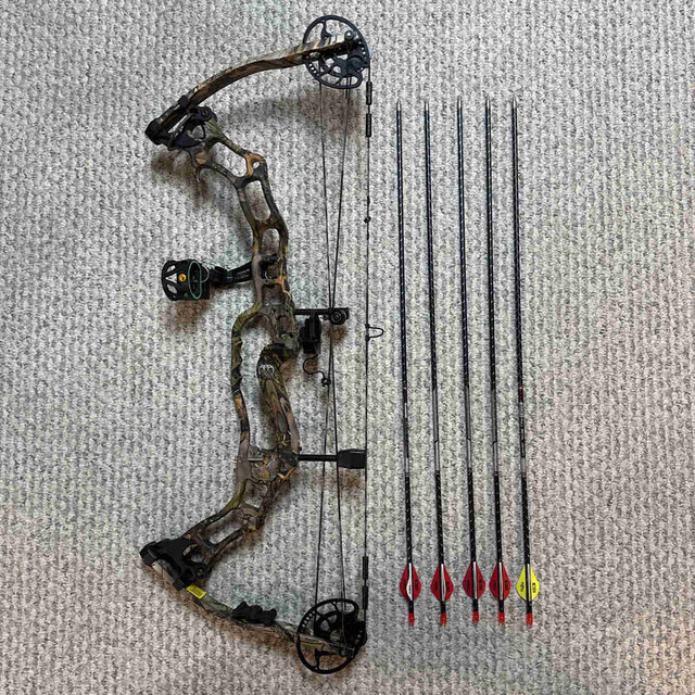 Apa Mamba M5 RH Archery Hunting Bow  in Fishing, Camping & Outdoors in Prince Albert