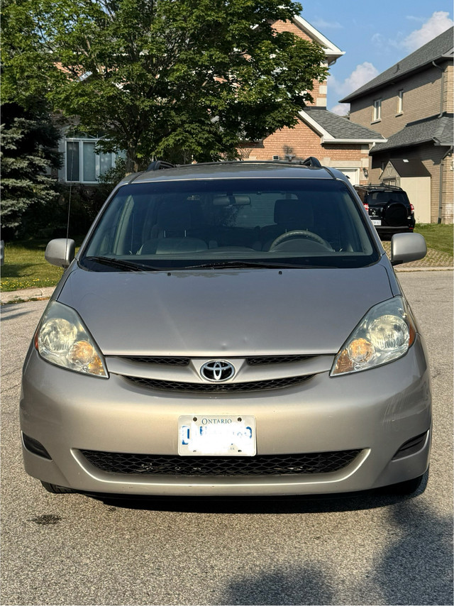 2006 Toyota Sienna AWD in Cars & Trucks in Markham / York Region - Image 3
