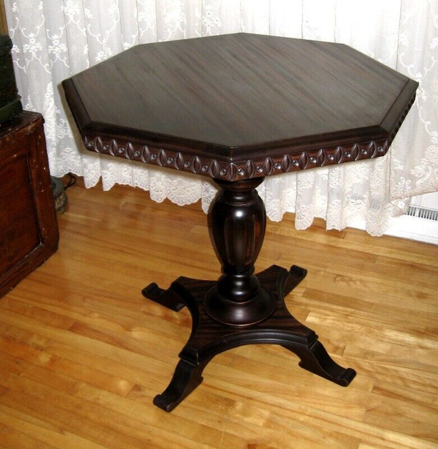 ANCIENNE TABLE DE SALON c.1900 ANTIQUE LIVING ROOM TABLE in Arts & Collectibles in West Island - Image 3