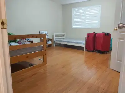 Room for rent (girls only) Burlington $600