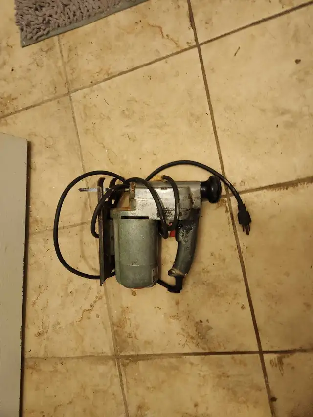 heavy duty jig saw(auto scroll saw) with rotating blade in Power Tools in Peterborough - Image 2