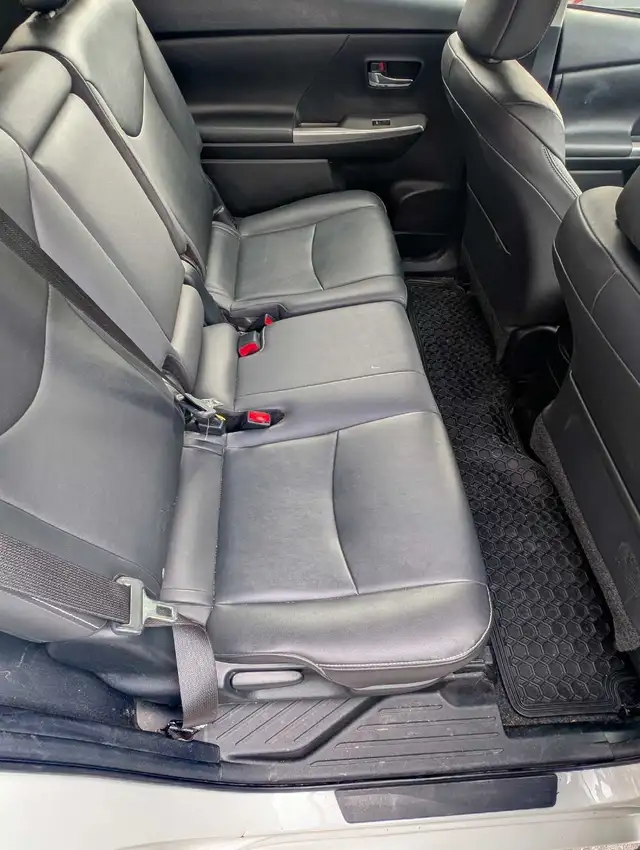 2016 Toyota Prius V **certified**538899614123970564