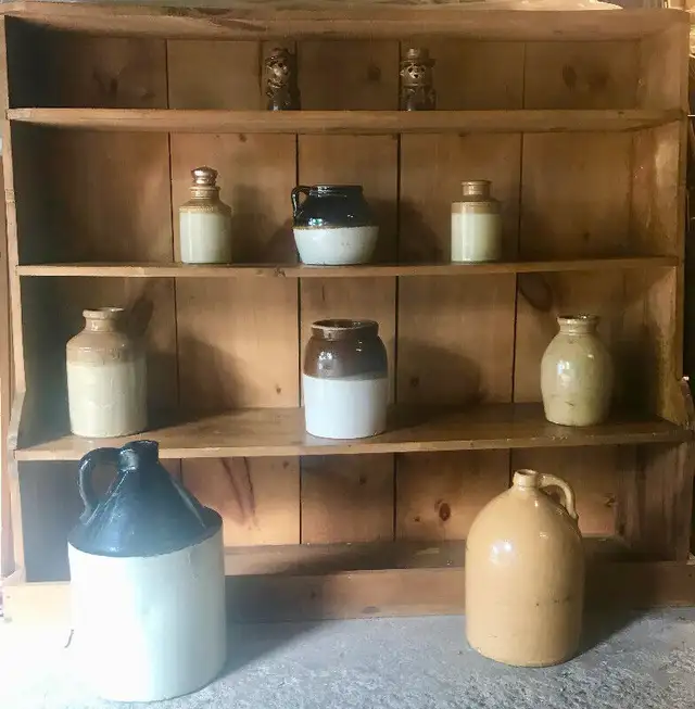 ANTIQUE CIRCA 1800 SOLID CANADIAN PINE SHELVING UNIT in Bookcases & Shelving Units in City of Toronto - Image 7