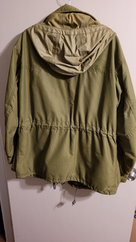 canadian military cold weather jacket parka m/l in Men's in Edmonton - Image 4