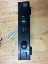 Niles -d’AVC speaker selector/volume control system 