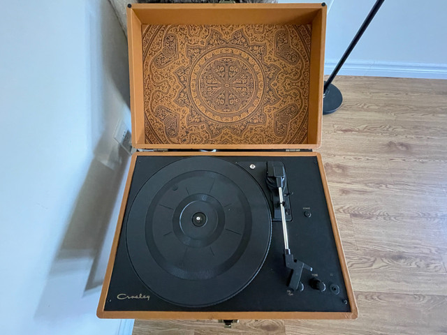 Vintage turntable - barely used in Other in Kingston