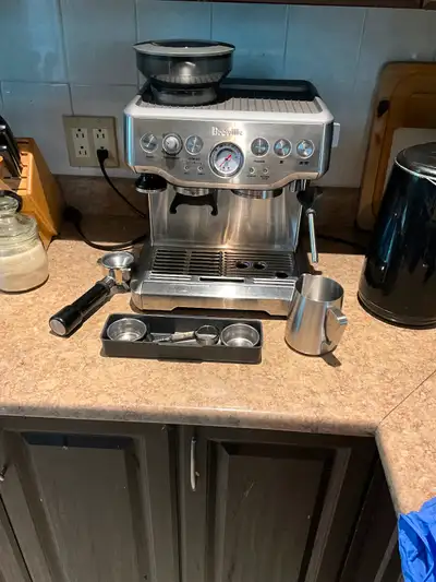 Breville Barista Express machine à expresso modèle BES870, View more