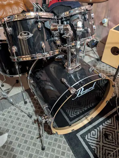 Pearl Export 5 piece drumset with Sabian Cymbals, View more