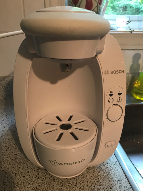 Bosch Tassimo Coffee Maker | White | Single Serve with Disk for sale  