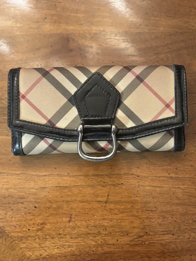 Burberry  Wallet in Women's - Bags & Wallets in City of Toronto - Image 2