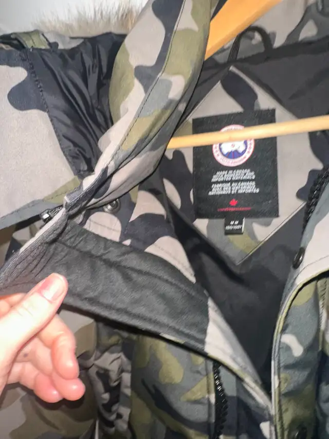 Canada Goose Men's parka, Medium, worn twice. in Men's in Edmonton - Image 2