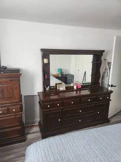 Appartement 4 1/2 à louer. Situé près de Monsieur Langlois et de tous les commerces. Cuisine et sall...