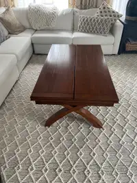 Table de salon en bois massif