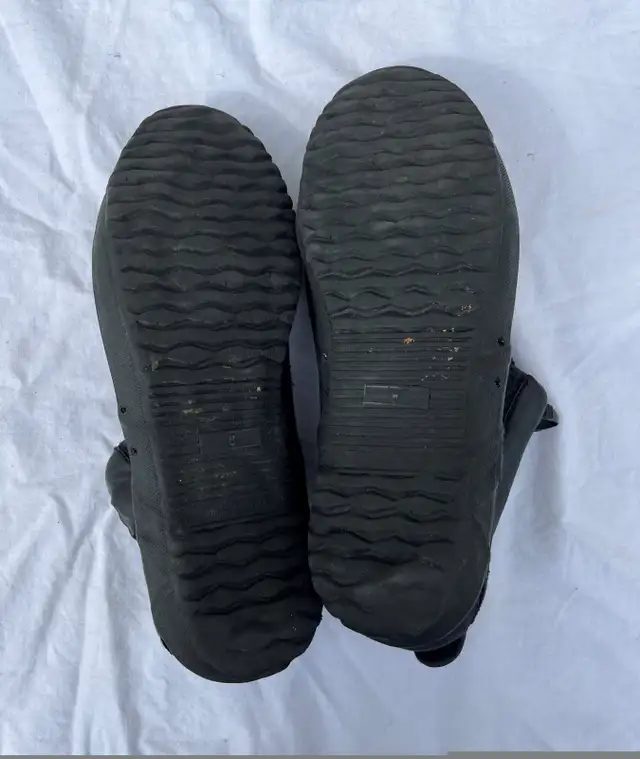 DUI ROCK BOOTS - VERY USED in Water Sports in Edmonton - Image 4