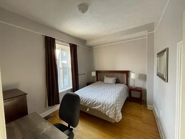 Kincardine 5 bedroom century home for rent starting Oct 01, 2025 in Long Term Rentals in Owen Sound - Image 4