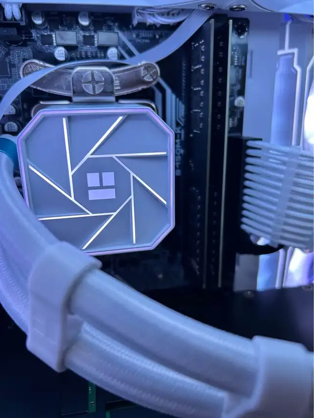 RTX 3080 | RYZEN 5 5600X | 32gb | 1TB | Water cooled GAMING PC in Desktop Computers in City of Toronto - Image 8